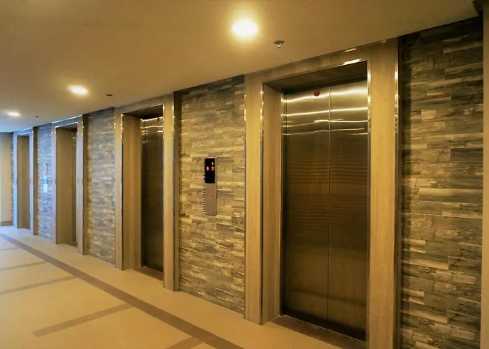 Eighty One Building C53j Condotel Appart hôtel Manille