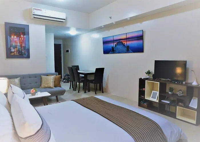 Eighty One Building C53j Condotel