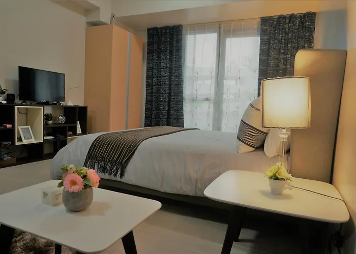 Eighty One Building C53j Condotel *