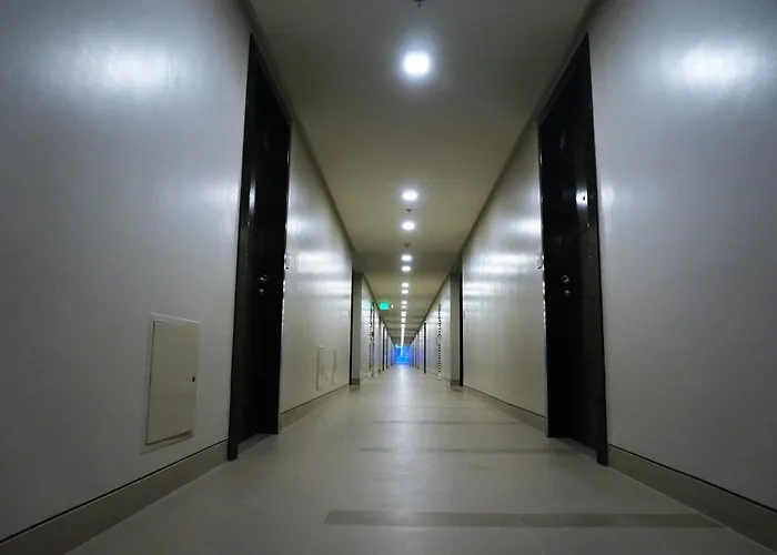 Appart hôtel Eighty One Building C53j Condotel